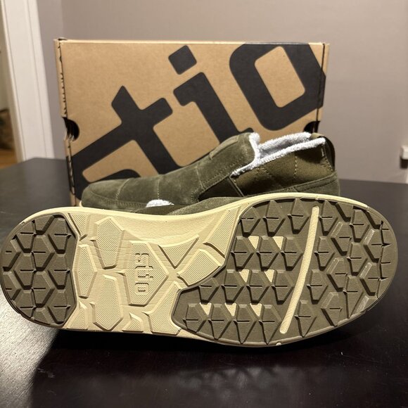 Stio Mens Size 9.5 Colter Low Slip On Dark Olive Suede Leather Comfort Shoes NEW - Picture 7 of 7